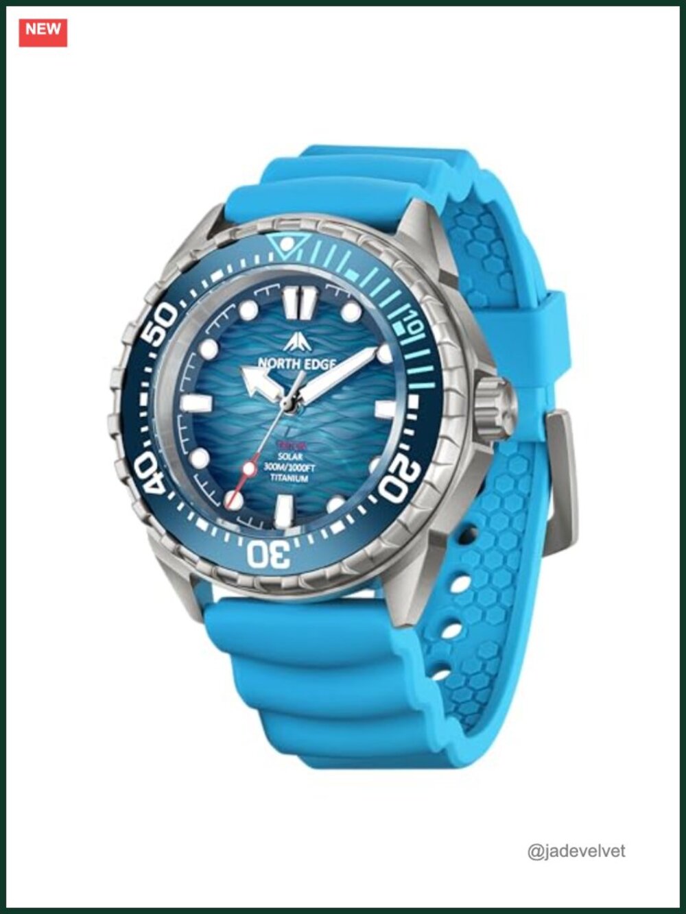 Solar Powered Dive Watch 300M Water Resistant Luminous Silicone Strap 45.8MM